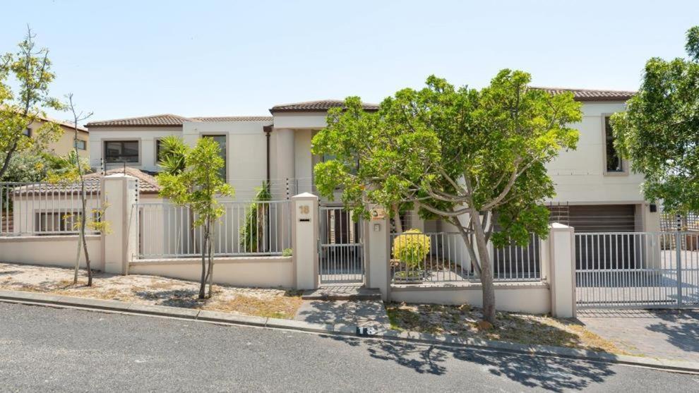 Harbour Close Boutique Villa Кейптаун Екстериор снимка